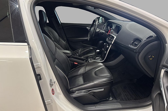 Volvo V40 17 of 20