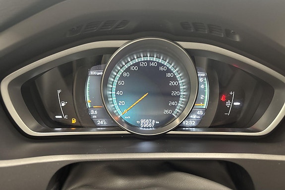 Volvo V40 14 of 20