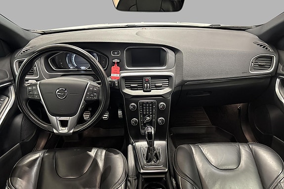 Volvo V40 11 of 20