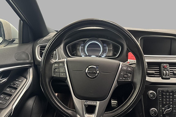 Volvo V40 13 of 20