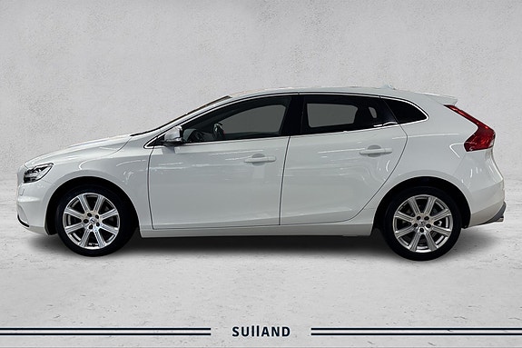 Volvo V40 2 of 20