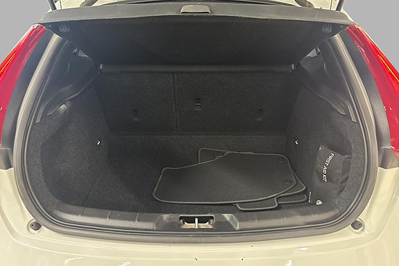 Volvo V40 20 of 20
