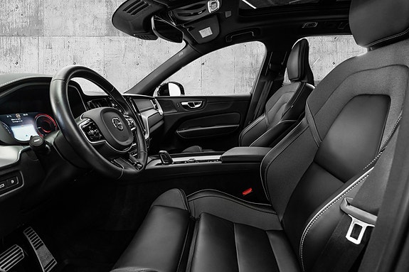 Volvo XC60 11 of 30