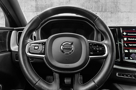 Volvo XC60 17 of 30