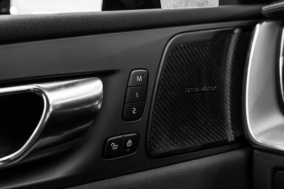 Volvo XC60 23 of 30