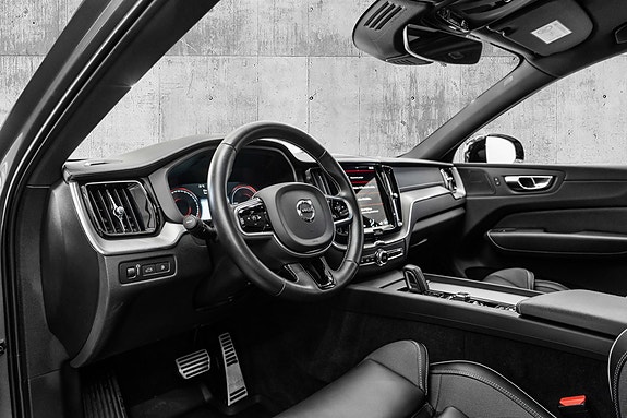 Volvo XC60 12 of 30