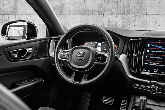Volvo XC60 16 of 30