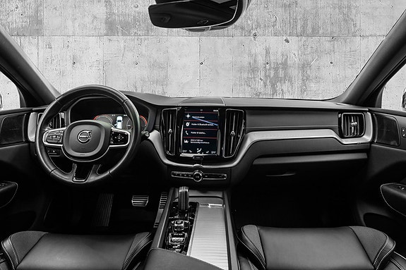 Volvo XC60 15 of 30