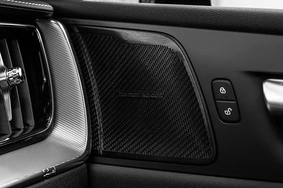 Volvo XC60 24 of 30