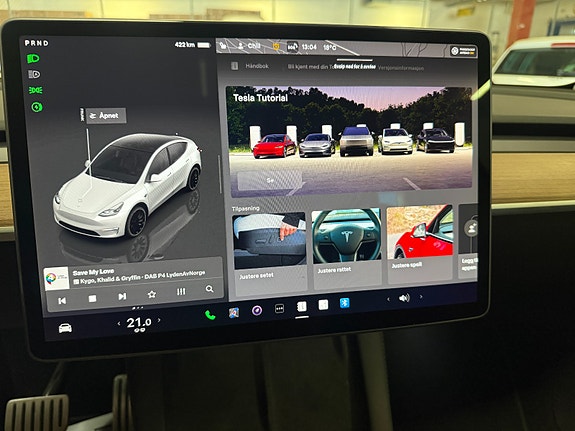 Tesla Model Y 18 of 30