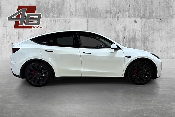 Tesla Model Y 4 of 30