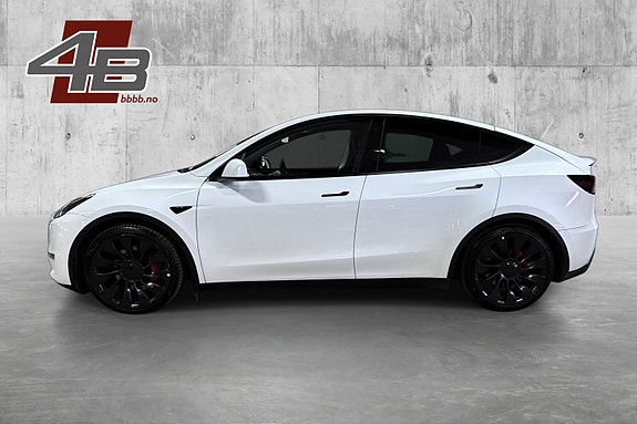 Tesla Model Y 8 of 30