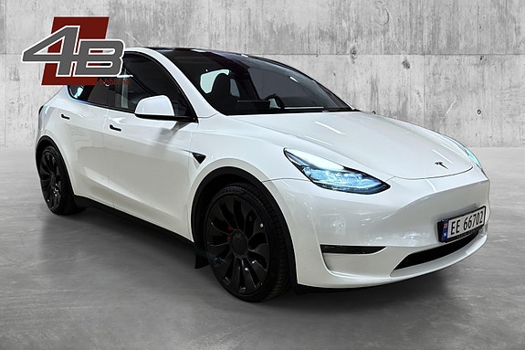 Tesla Model Y 3 of 30