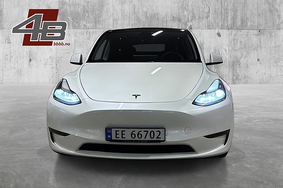 Tesla Model Y 2 of 30