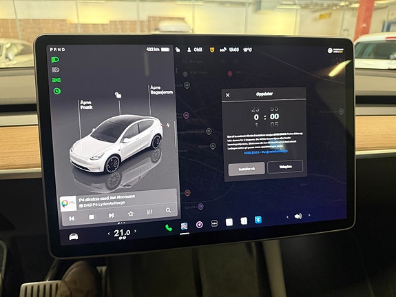 Tesla Model Y 14 of 30