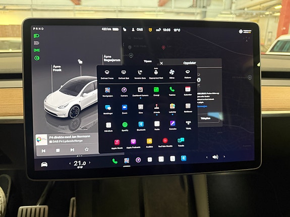 Tesla Model Y 15 of 30