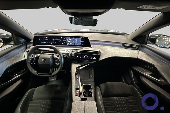 Peugeot e-5008 10 of 30