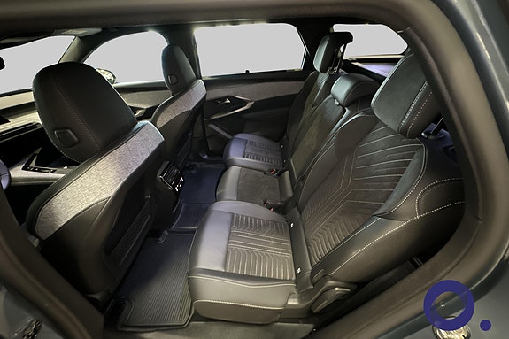 Peugeot e-5008 28 of 30