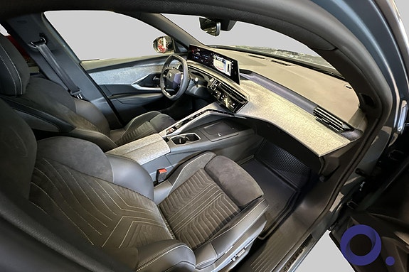 Peugeot e-5008 27 of 30
