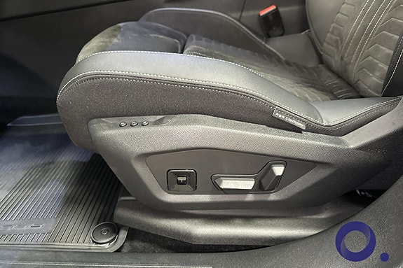 Peugeot e-5008 23 of 30