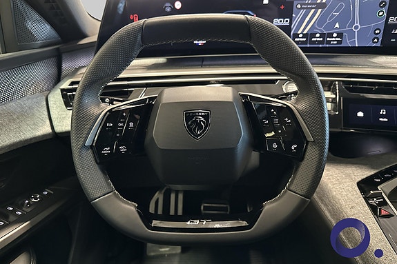 Peugeot e-5008 11 of 30