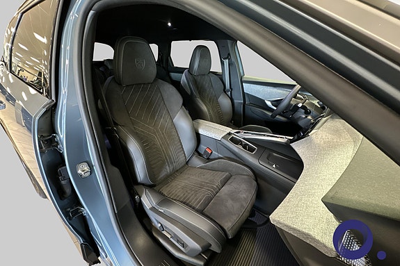 Peugeot e-5008 25 of 30