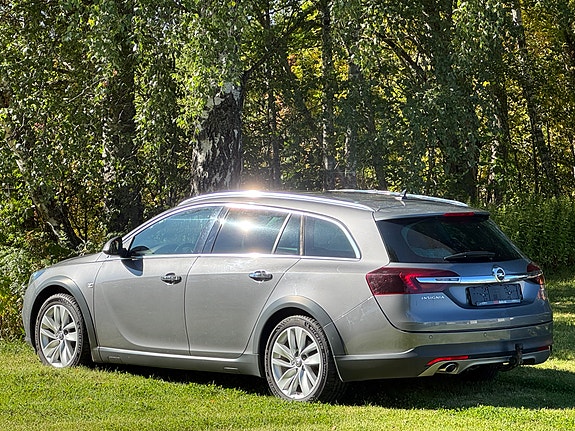 Opel Insignia Country Tourer 10 of 23