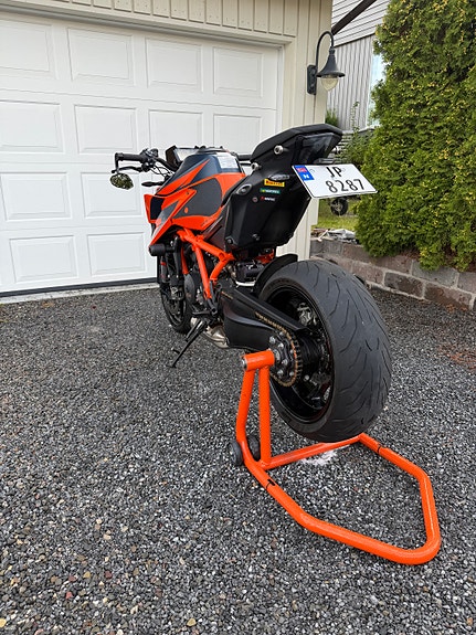 KTM 1290 Super Duke R 6 of 22