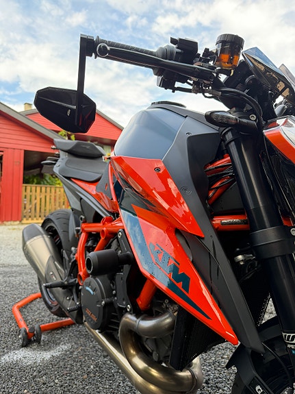 KTM 1290 Super Duke R 13 of 22