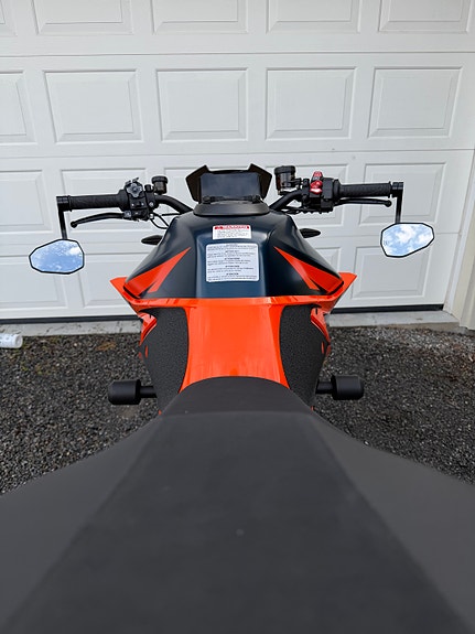 KTM 1290 Super Duke R 7 of 22