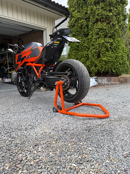 KTM 1290 Super Duke R 3 of 22