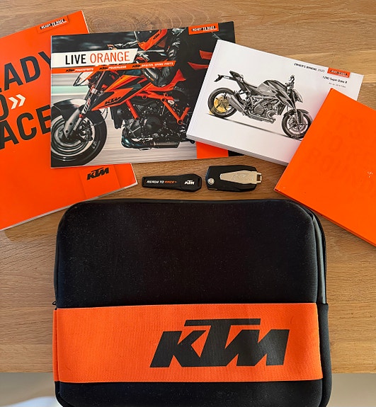 KTM 1290 Super Duke R 22 of 22