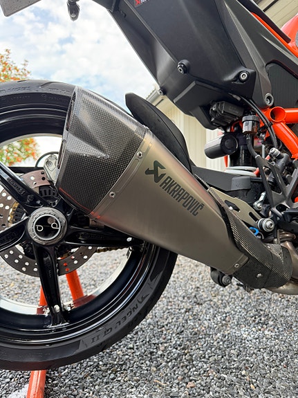 KTM 1290 Super Duke R 9 of 22