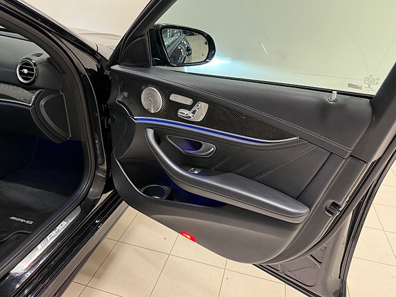 Mercedes-Benz E63 24 of 30