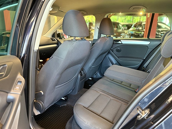 Volkswagen Golf VI 18 of 30