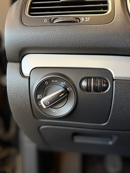 Volkswagen Golf VI 23 of 30