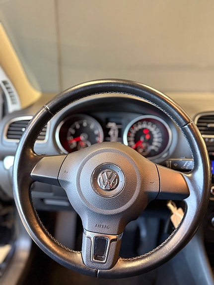Volkswagen Golf VI 22 of 30