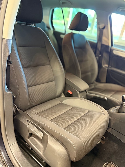 Volkswagen Golf VI 15 of 30