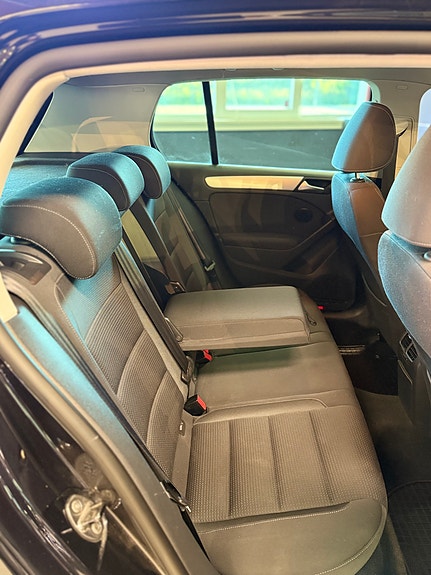Volkswagen Golf VI 11 of 30
