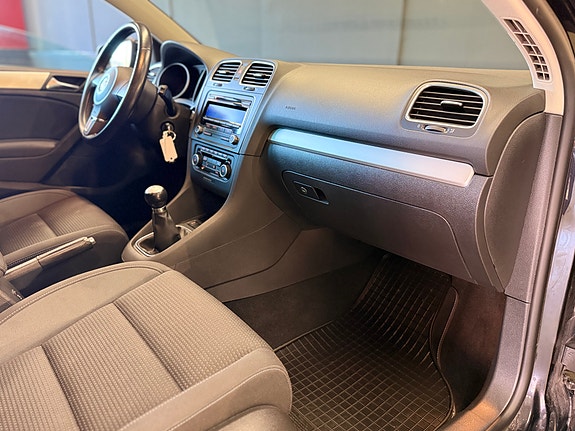 Volkswagen Golf VI 16 of 30
