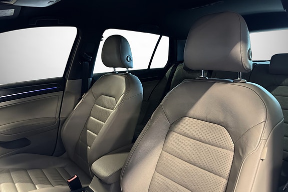Volkswagen e-Golf VII 10 of 28