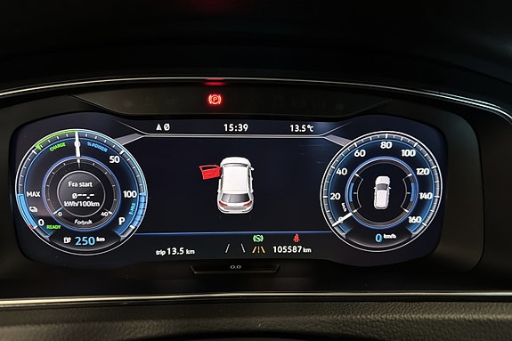 Volkswagen e-Golf VII 19 of 28