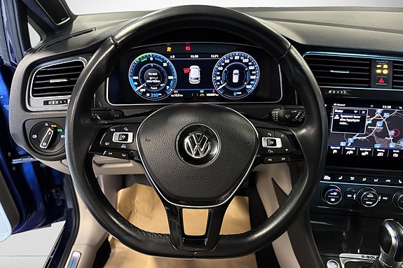 Volkswagen e-Golf VII 15 of 28