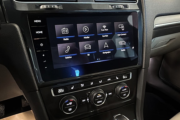 Volkswagen e-Golf VII 23 of 28
