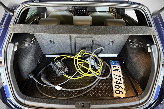 Volkswagen e-Golf VII 28 of 28