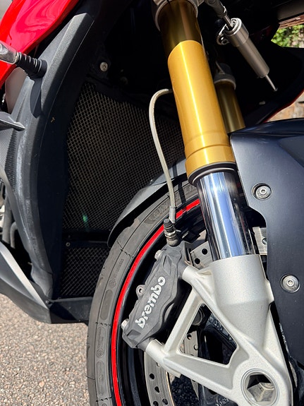 BMW S 1000 XR 2 of 25