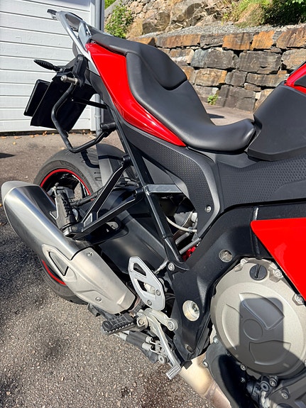BMW S 1000 XR 10 of 25