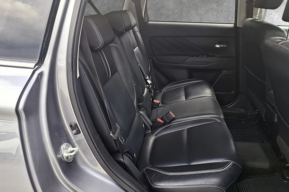 Mitsubishi Outlander 16 of 30