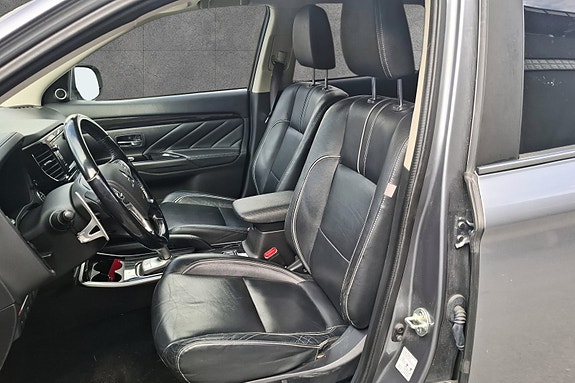 Mitsubishi Outlander 13 of 30