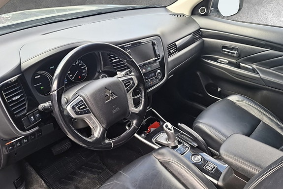 Mitsubishi Outlander 12 of 30